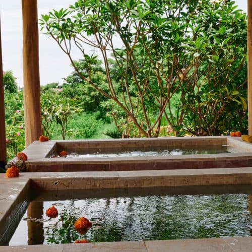 Sauna & Cold Plunge: Relax and invigorate with Sauna & Cold Plunge